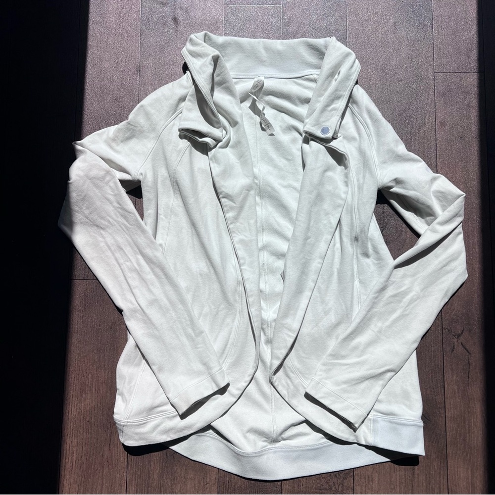 Lululemon Semi Wrap Sweater Yoga Thumb hole Jacket Grey women’s size 4